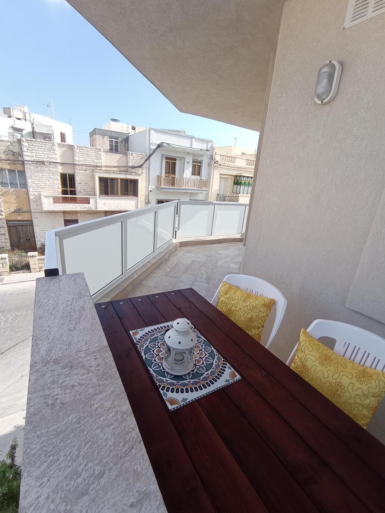 Joseph 2 Stylish Flat With Open Views, Just 4Km From The Airport Or Beach Siggiewi Extérieur photo